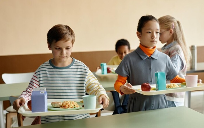 Kontro⁠versi Program Makan Bergizi Gratis, Efektif atau Pembor⁠osan Anggaran⁠?⁠