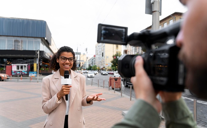 5 Fungsi Penting Kartu Liputan Wartawan yang Wajib Kamu Pahami untuk Menjamin Kebebasan Pers Indonesia