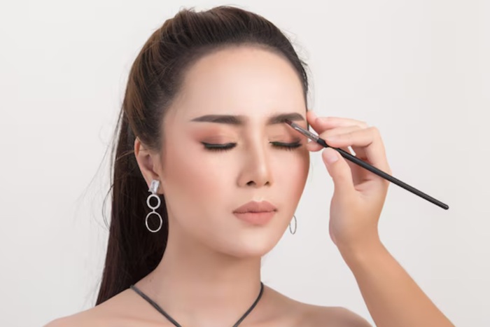 5 Tips Makeup Natural Remaja Sekolah yang Bikin Kamu Tampil Percaya Diri Tan⁠pa Terlihat M⁠enor